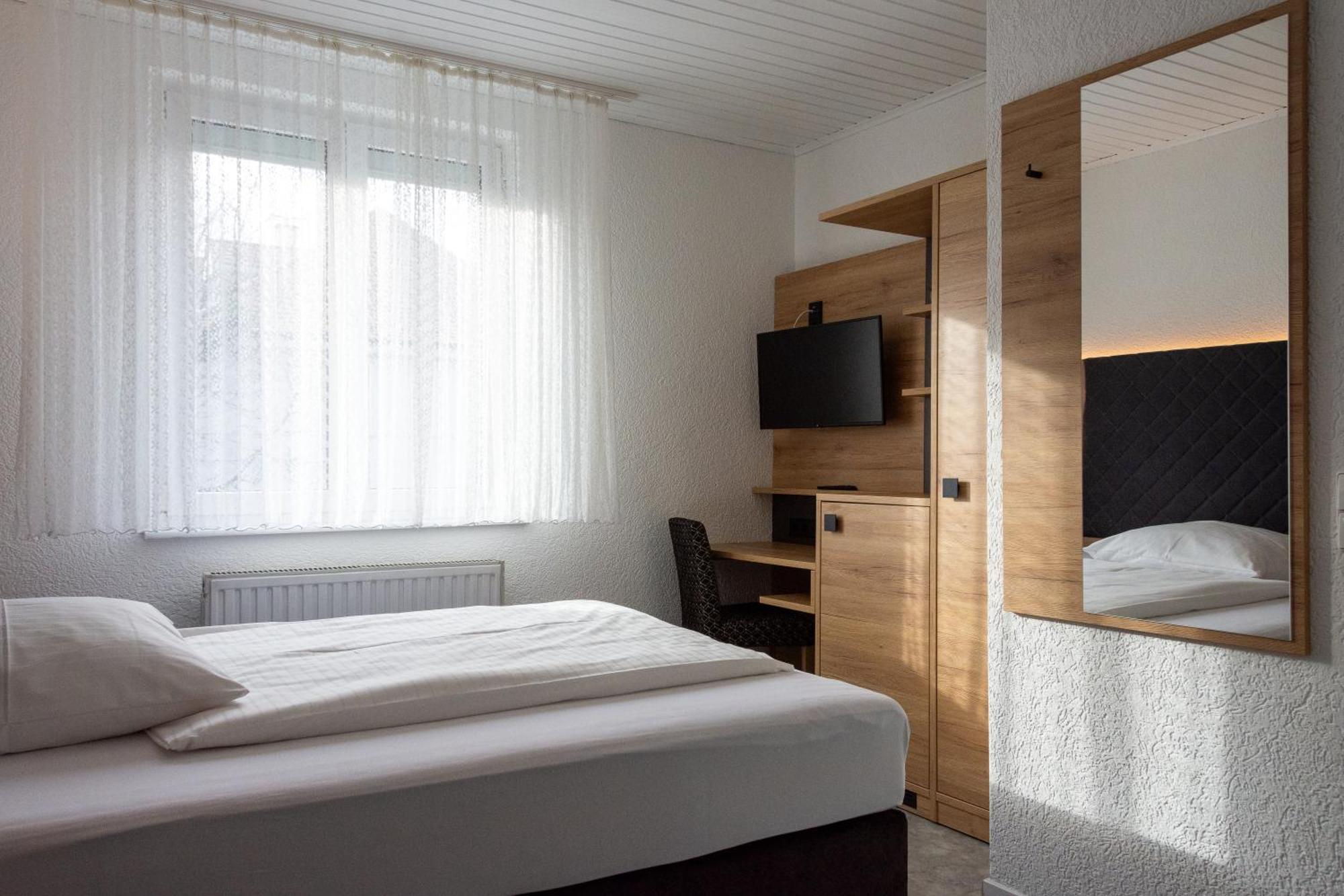 Hotel-Cocco-Bello In Der Villa Foret Ludwigsburg Ngoại thất bức ảnh