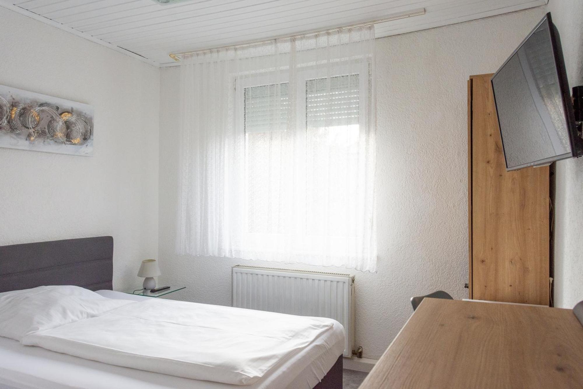 Hotel-Cocco-Bello In Der Villa Foret Ludwigsburg Ngoại thất bức ảnh