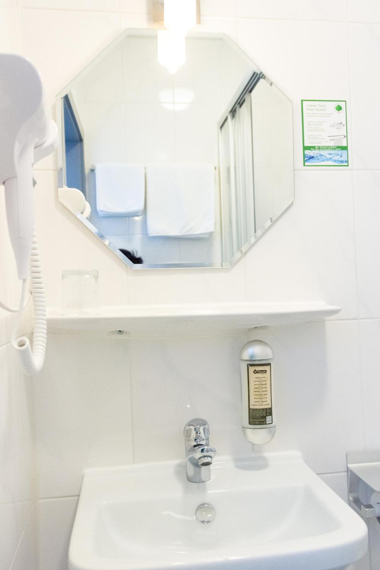Hotel-Cocco-Bello In Der Villa Foret Ludwigsburg Ngoại thất bức ảnh