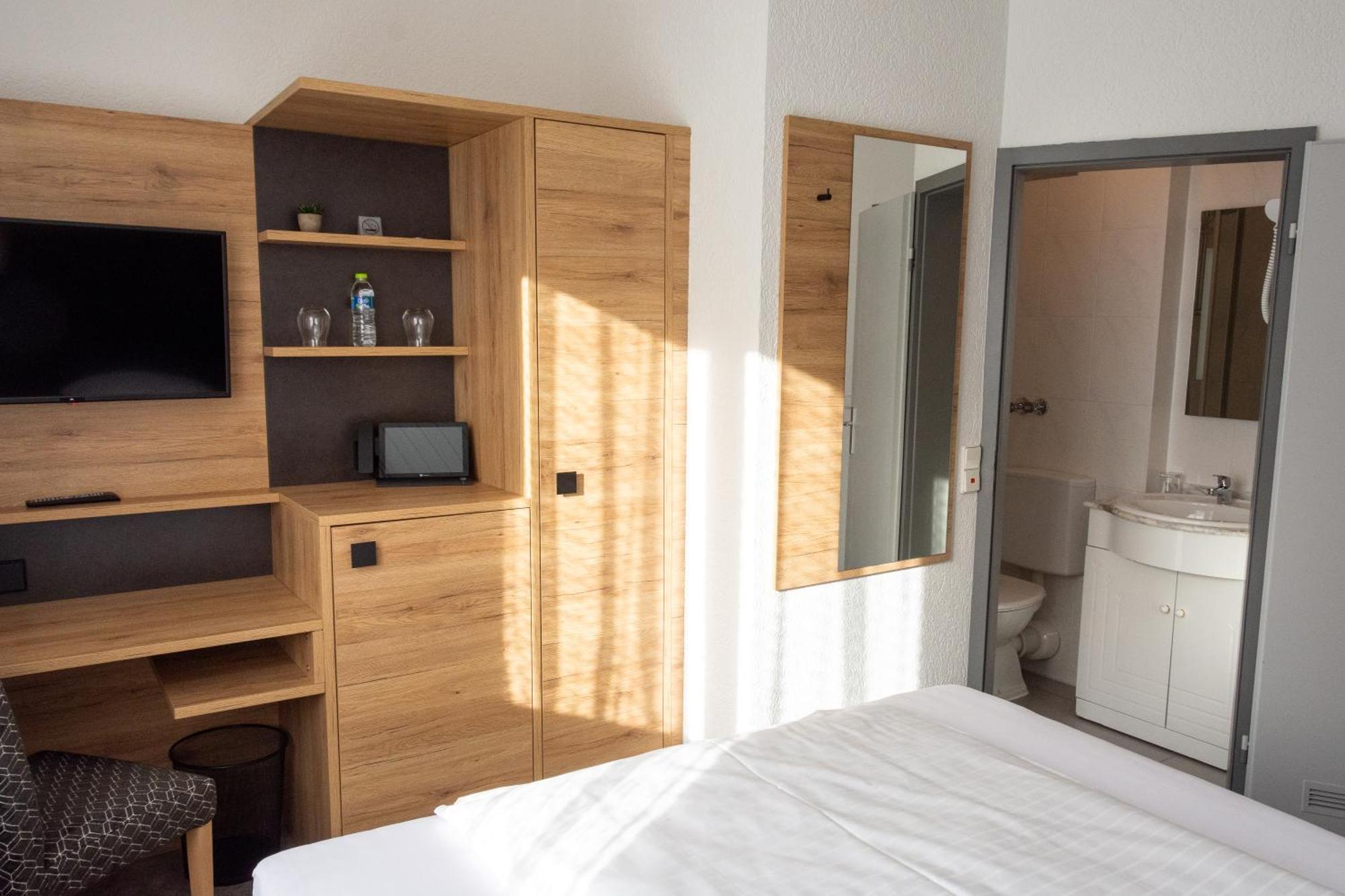Hotel-Cocco-Bello In Der Villa Foret Ludwigsburg Ngoại thất bức ảnh