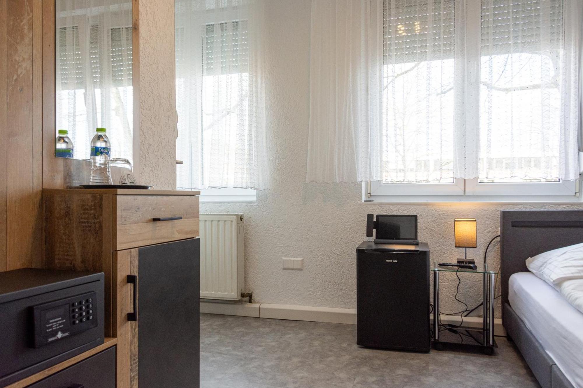 Hotel-Cocco-Bello In Der Villa Foret Ludwigsburg Ngoại thất bức ảnh
