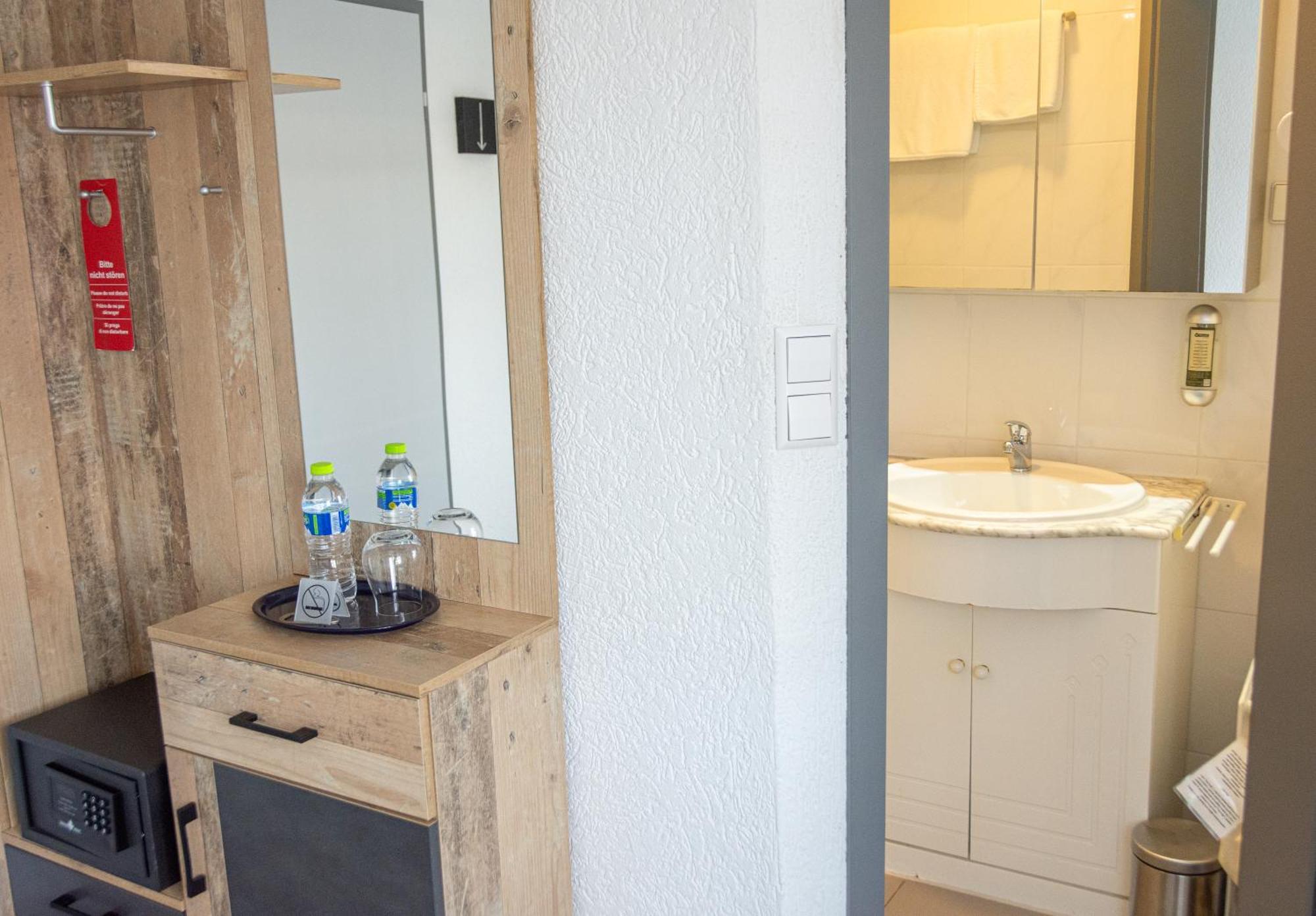 Hotel-Cocco-Bello In Der Villa Foret Ludwigsburg Ngoại thất bức ảnh