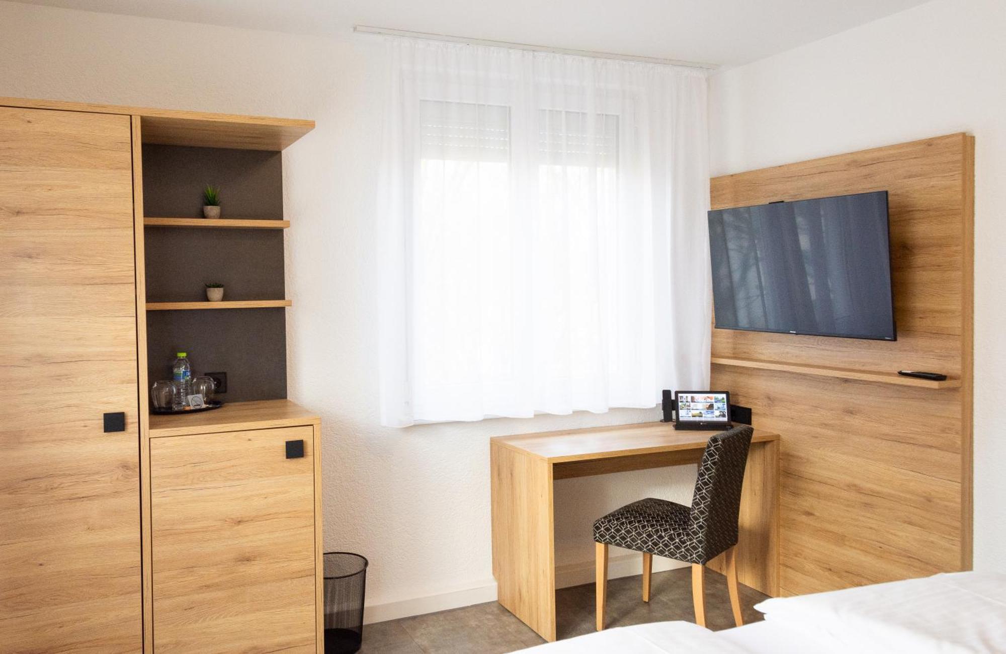 Hotel-Cocco-Bello In Der Villa Foret Ludwigsburg Ngoại thất bức ảnh