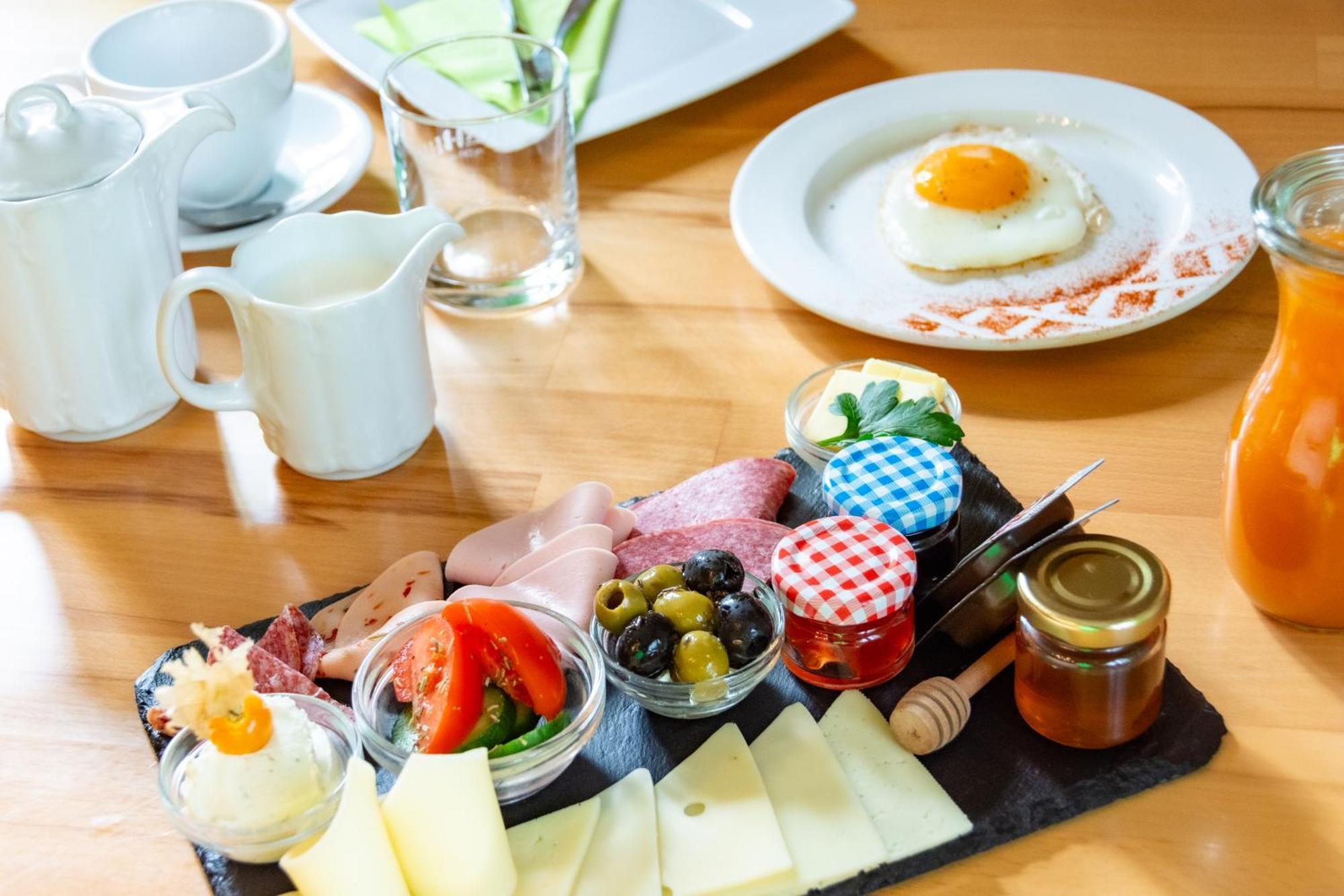 Hotel-Cocco-Bello In Der Villa Foret Ludwigsburg Ngoại thất bức ảnh